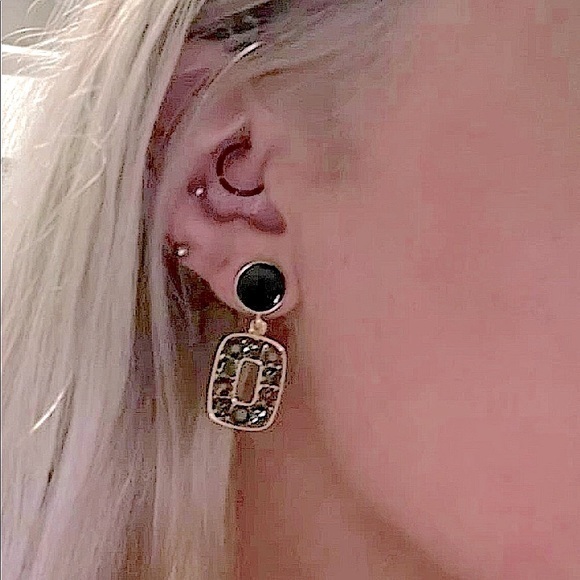 Elegant Black and Gold Dangle Earrings - Picture 2 of 5